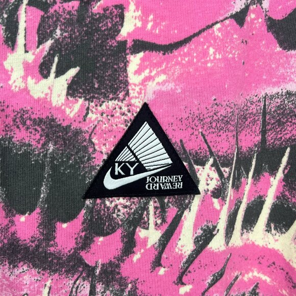 Nike Kyrie Pink & Black Flytrap Print T-Shirt DZ2691-068 Men’s Small or LT - Picture 2 of 6